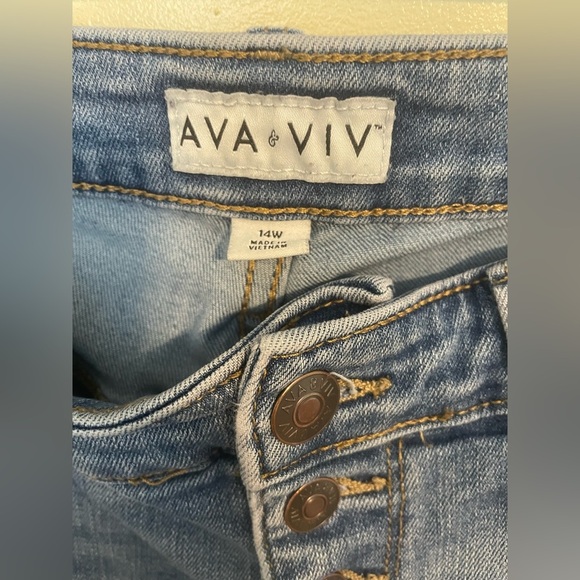 Ava & Viv Women's Distressed Blue High-Waisted Jeans | 14W - Picture 3 of 3